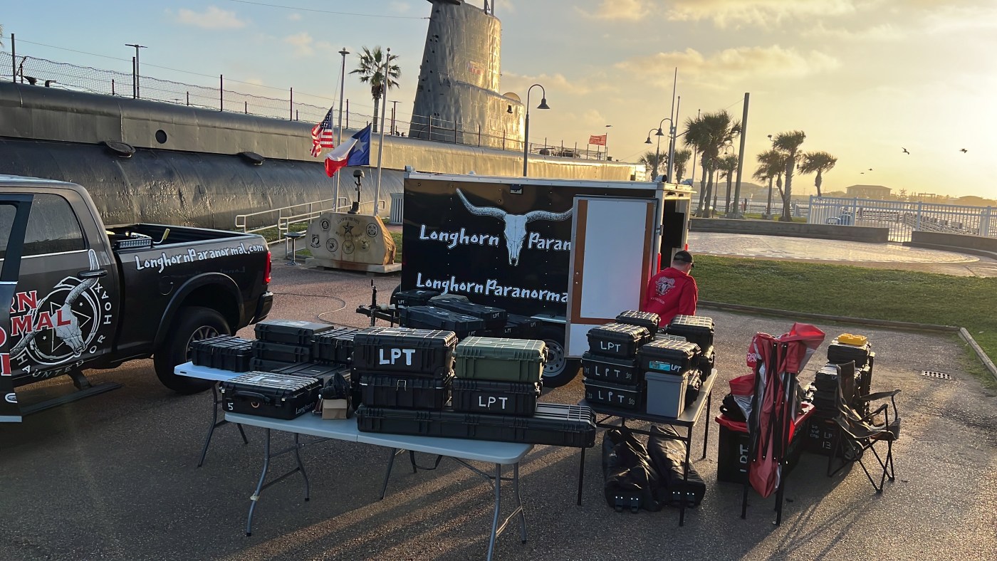 Cryptids, Entities, EVP, Folklore, Ghosts, Haunted, Haunted locations, hunting, Mediums Ghost, Mysteries Supernatural Investigations Paranormal, Occult, Poltergeist, Psychic, s Urban legends, Séance, Spirits, Unexplained