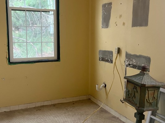 Cryptids, Entities, EVP, Folklore, Ghosts, Haunted, Haunted locations, hunting, Mediums Ghost, Mysteries Supernatural Investigations Paranormal, Occult, Poltergeist, Psychic, s Urban legends, Séance, Spirits, Unexplained