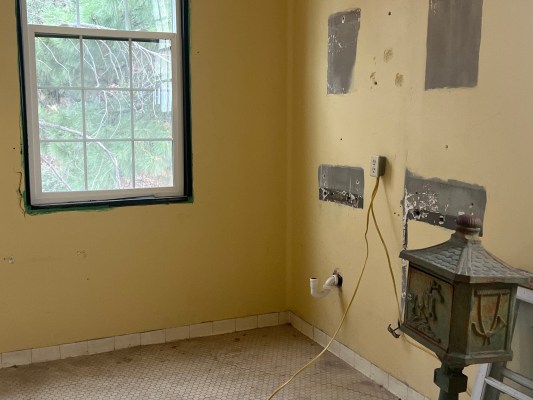 Cryptids, Entities, EVP, Folklore, Ghosts, Haunted, Haunted locations, hunting, Mediums Ghost, Mysteries Supernatural Investigations Paranormal, Occult, Poltergeist, Psychic, s Urban legends, Séance, Spirits, Unexplained